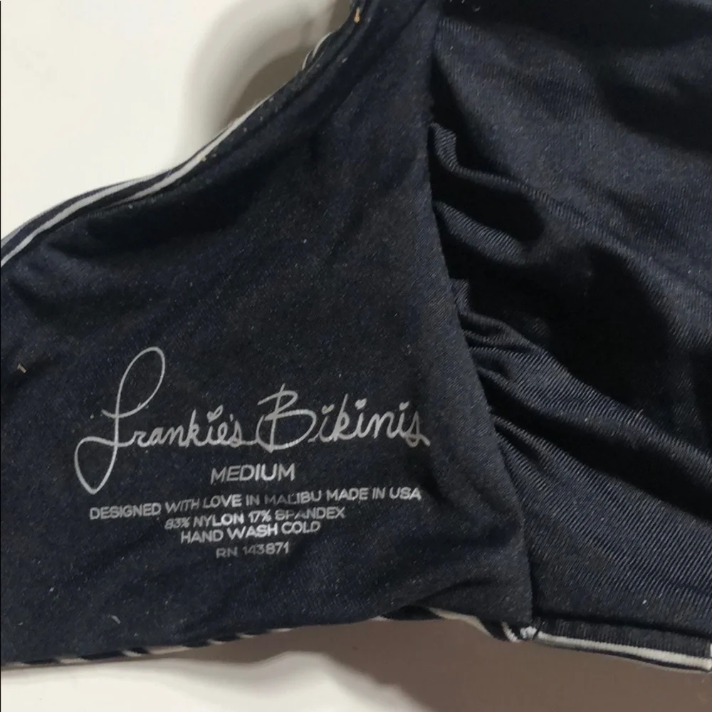 Frankie's Bikinis Bikini Top‎